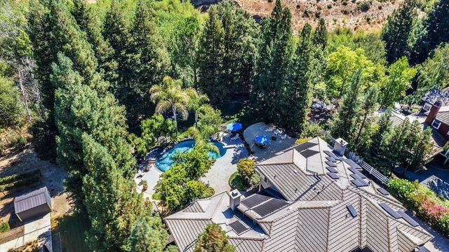 7832 Foothill Rd, Pleasanton, CA 94566