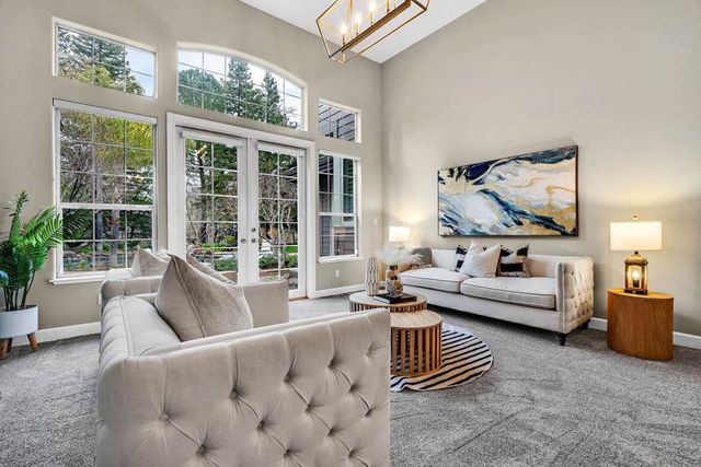 7832 Foothill Rd, Pleasanton, CA 94566