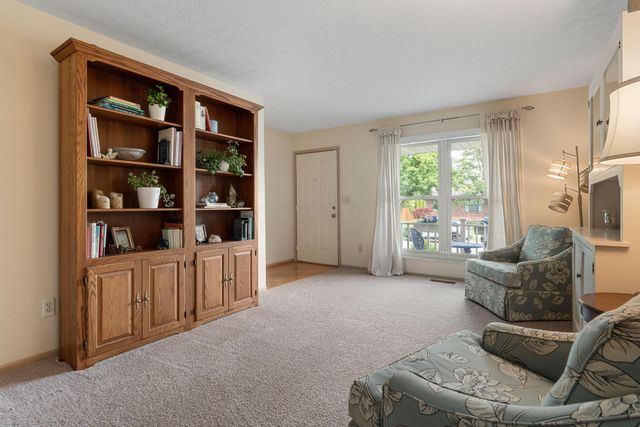 3727 Carriage Run Drive, Hilliard, OH 43026