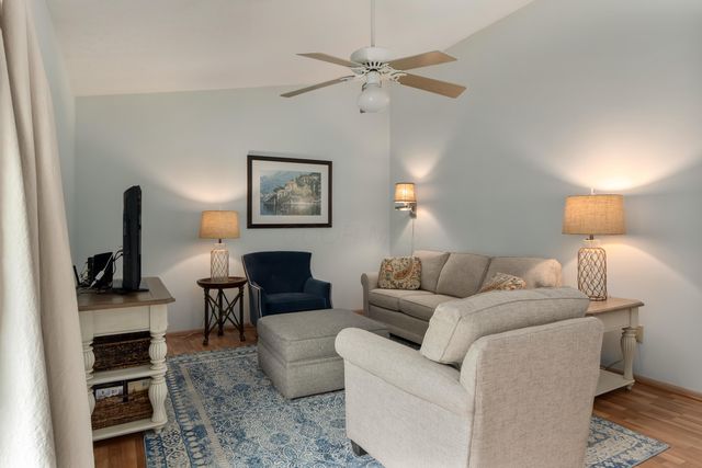 3727 Carriage Run Drive, Hilliard, OH 43026