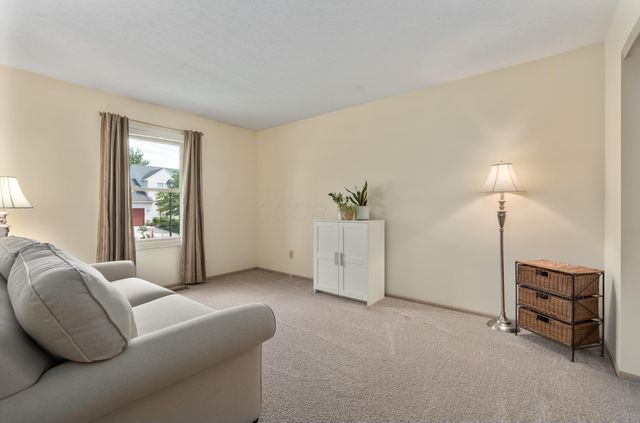 3727 Carriage Run Drive, Hilliard, OH 43026