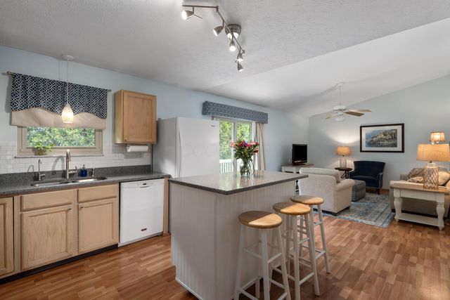 3727 Carriage Run Drive, Hilliard, OH 43026