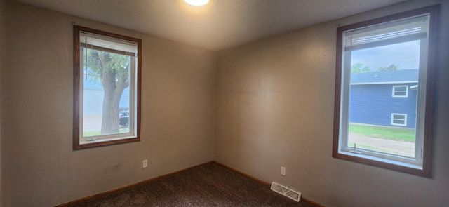 834 2nd Street NW, Valley City, ND 58072