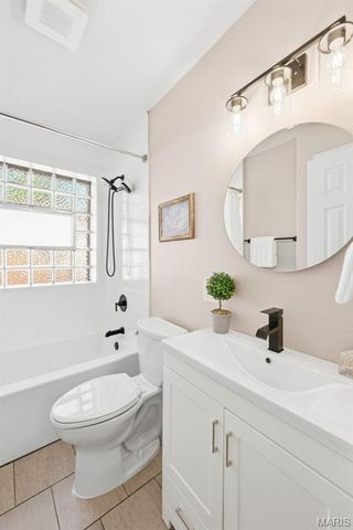 5464 Lindenwood Avenue, St Louis, MO 63109