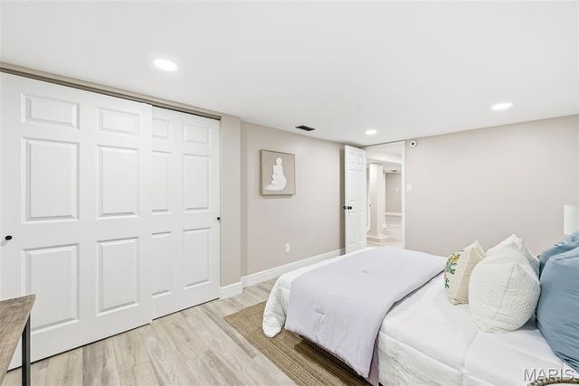 5464 Lindenwood Avenue, St Louis, MO 63109
