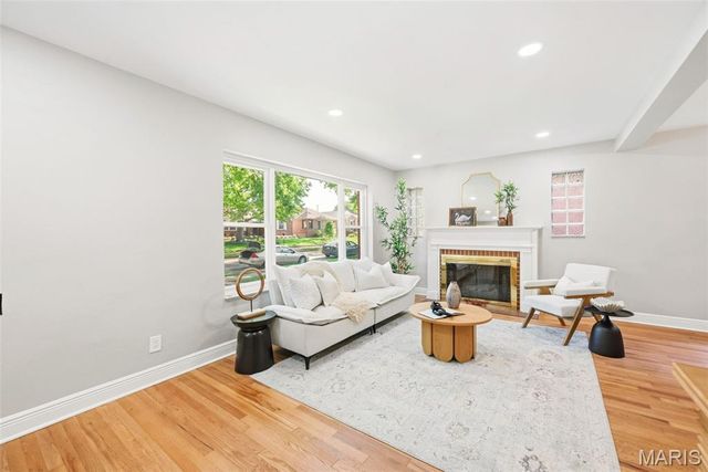 5464 Lindenwood Avenue, St Louis, MO 63109