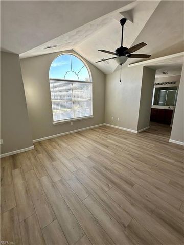 603 S Lake CIR, Chesapeake, VA 23322