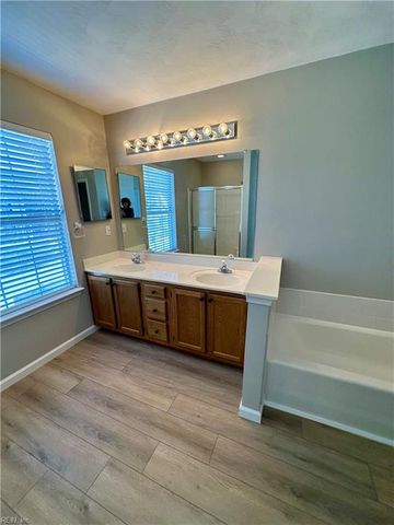 603 S Lake CIR, Chesapeake, VA 23322