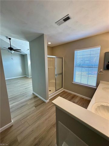 603 S Lake CIR, Chesapeake, VA 23322