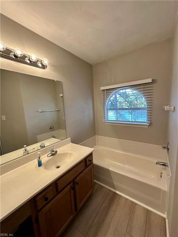 603 S Lake CIR, Chesapeake, VA 23322