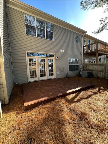 603 S Lake CIR, Chesapeake, VA 23322