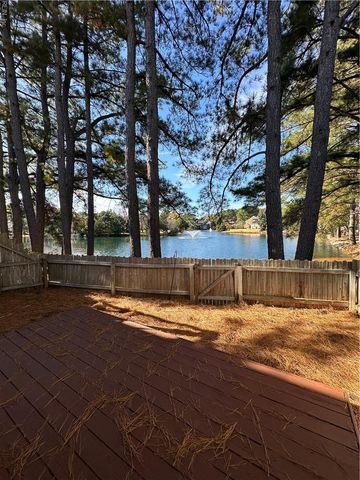 603 S Lake CIR, Chesapeake, VA 23322