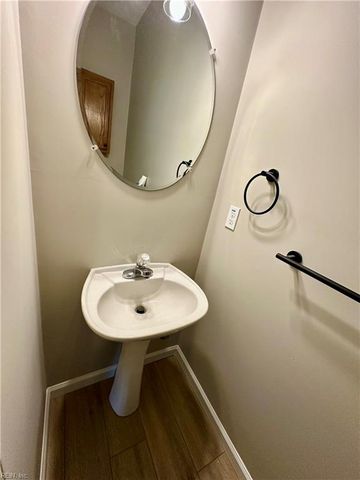 603 S Lake CIR, Chesapeake, VA 23322