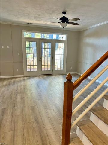 603 S Lake CIR, Chesapeake, VA 23322