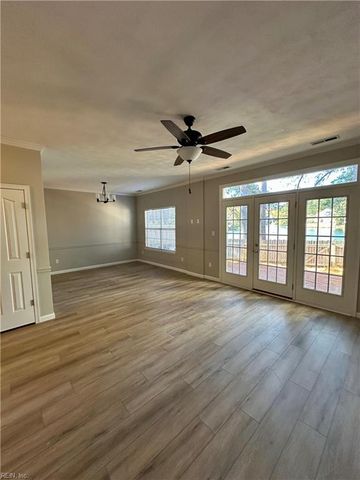 603 S Lake CIR, Chesapeake, VA 23322