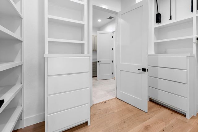 1006 Flint Ridge TRL, Georgetown, TX 78628