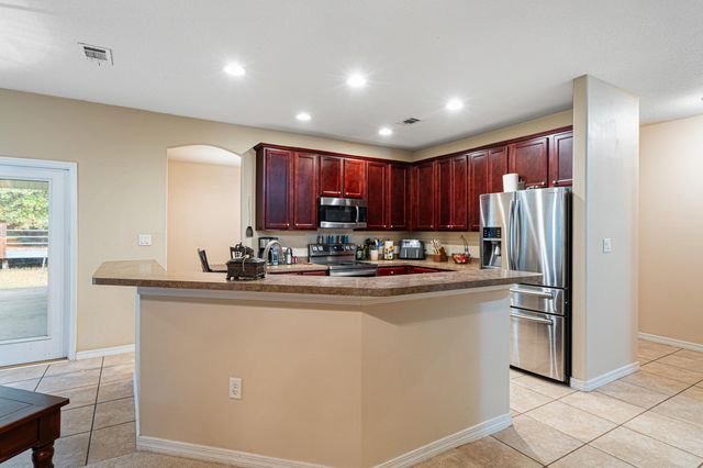 112 Pleasant Way, Defuniak Springs, FL 32435