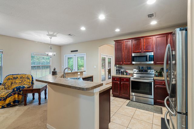 112 Pleasant Way, Defuniak Springs, FL 32435