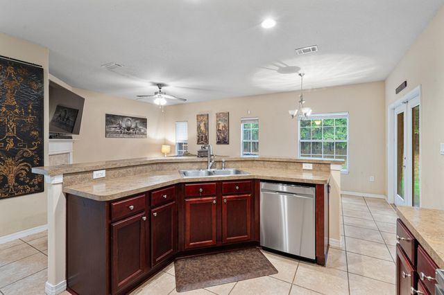 112 Pleasant Way, Defuniak Springs, FL 32435