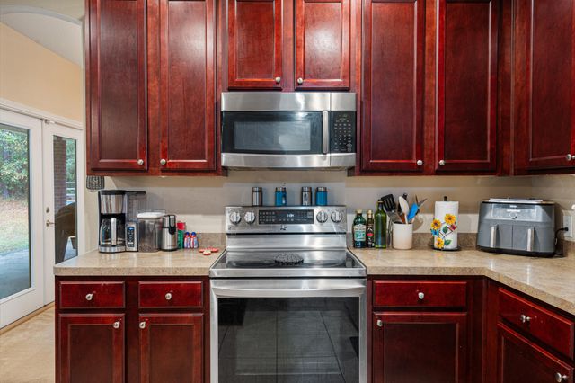 112 Pleasant Way, Defuniak Springs, FL 32435