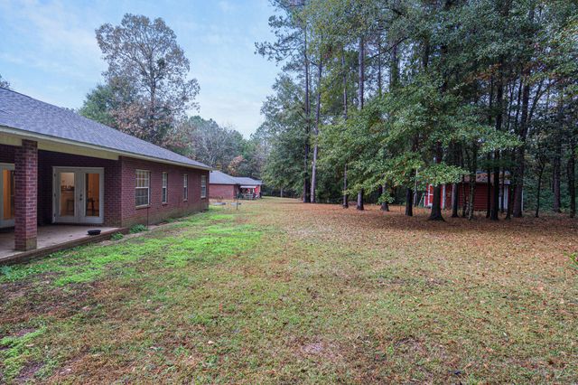 112 Pleasant Way, Defuniak Springs, FL 32435