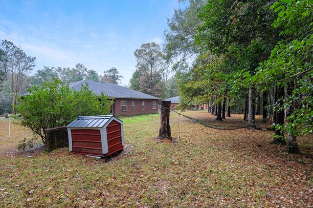 112 Pleasant Way, Defuniak Springs, FL 32435