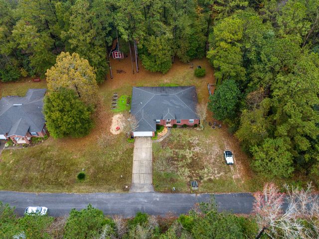 112 Pleasant Way, Defuniak Springs, FL 32435
