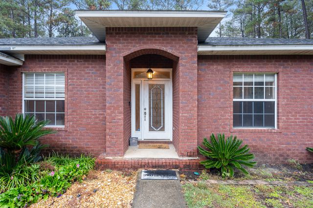 112 Pleasant Way, Defuniak Springs, FL 32435