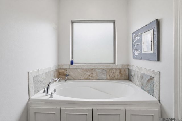 12403 Oak Fields Dr, Geismar, LA 70734