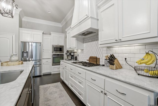 12403 Oak Fields Dr, Geismar, LA 70734