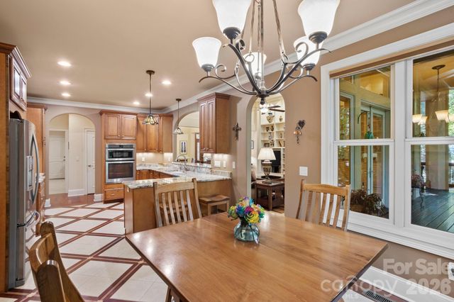 132 Pinnacle Peak Lane, Flat Rock, NC 28731