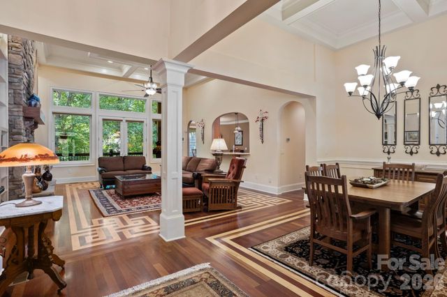 132 Pinnacle Peak Lane, Flat Rock, NC 28731