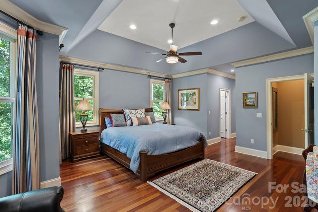 132 Pinnacle Peak Lane, Flat Rock, NC 28731