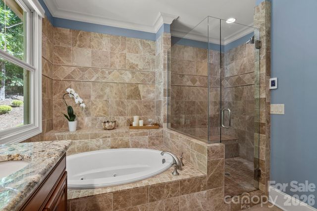 132 Pinnacle Peak Lane, Flat Rock, NC 28731