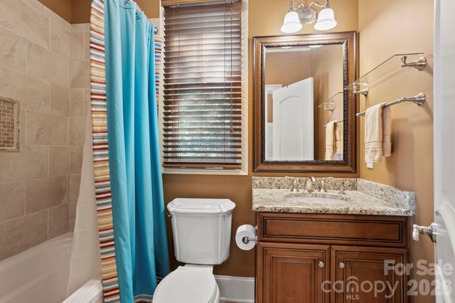 132 Pinnacle Peak Lane, Flat Rock, NC 28731