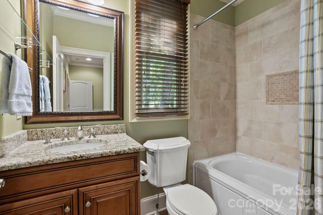 132 Pinnacle Peak Lane, Flat Rock, NC 28731
