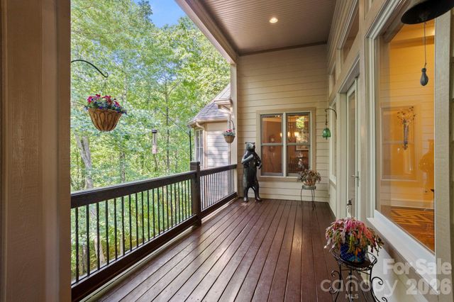 132 Pinnacle Peak Lane, Flat Rock, NC 28731