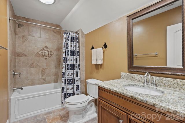 132 Pinnacle Peak Lane, Flat Rock, NC 28731