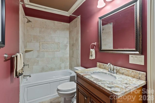 132 Pinnacle Peak Lane, Flat Rock, NC 28731