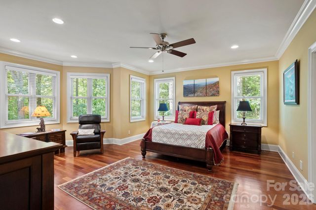 132 Pinnacle Peak Lane, Flat Rock, NC 28731