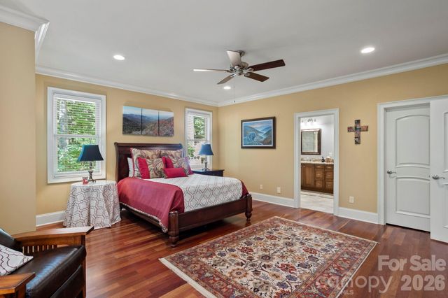 132 Pinnacle Peak Lane, Flat Rock, NC 28731