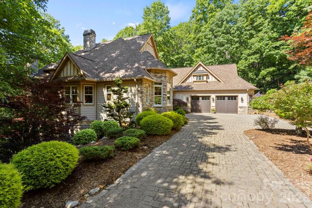132 Pinnacle Peak Lane, Flat Rock, NC 28731