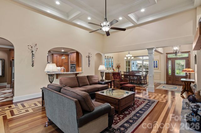 132 Pinnacle Peak Lane, Flat Rock, NC 28731