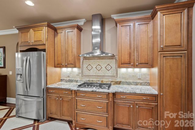 132 Pinnacle Peak Lane, Flat Rock, NC 28731