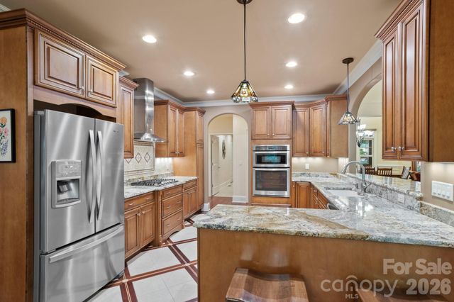 132 Pinnacle Peak Lane, Flat Rock, NC 28731