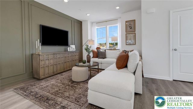 8216 Alexander Court, Upper Macungie Twp, PA 18031