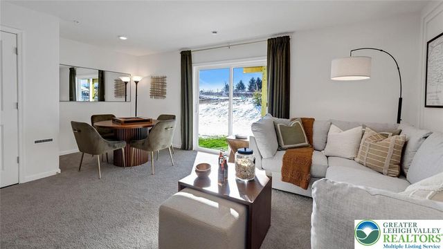 8216 Alexander Court, Upper Macungie Twp, PA 18031