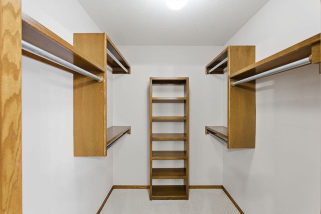 906 E Splitwood Way, Derby, KS 67037