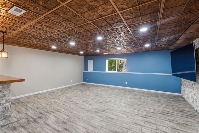 906 E Splitwood Way, Derby, KS 67037