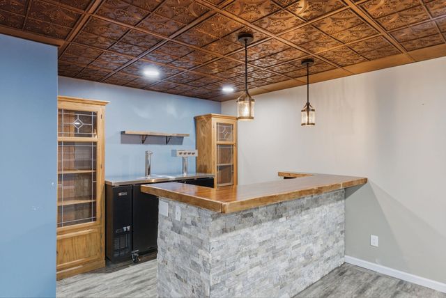 906 E Splitwood Way, Derby, KS 67037